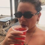 Ana Guiomar Instagram - Aquela alegria de estar a fazer praia em Março! Olá Ponta do Ouro, já não nos víamos há muitos anos. Venha o tipo tinto.❤️