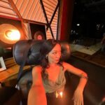 Ana Hikari Instagram – Mila te dando forças pra ir trabalhar numa segunda feira
Ou
Mila o terror das minorias
Ou
Mila sem paciência alguma
Ou
Ana Hikari dando tudo de si pra essa Mila até quando ela tá lá no fundo da cena, agradeço que vocês tenham reparado 😂

#FamiliaÉTudo