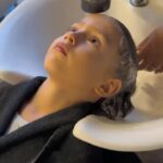 Ana Hikari Instagram – Primeiro corte no Salão a gente nunca esquece.
 @lacesandhair gracias por todo cuidado com meu pequeno, um salão lindo com cuidados naturais para todos os cabelos
Titia @_anahikari arrasou no vale nigth! ❤️