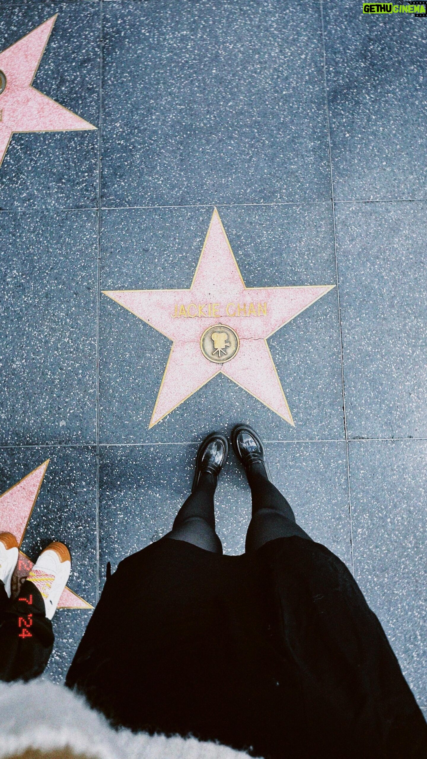 Ana Hikari Instagram - Passei um dia em Los Angeles a convite da @disneyplus ! Fui convidada pra viver uma experiência única! Um jantar pra celebrar o lançamento da nova série mundial #Xógum: A Gloriosa Saga do Japão A série retrata o período do Japão feudal, traz uma visão muito rica sobre cultura ancestral japonesa e muita ação. Eu assisti o trailer da série no jantar e fiquei assim 😍😮💨🥲! Como o Brasil possui a maior comunidade japonesa fora do Japão, fui convidada pra representar nosso país nesse encontro e voltar aqui pra contar pra vocês que a série vai ser LINDA! Estreia dia 27 de fevereiro nas plataformas da @disneyplusbr e @starplusbr thank you for the invite @disneyplus ✨ @fxnetworks | @nnakarestaurant | @thealist.us | @shogunfx Look: @patbo_brasil @patriciabonaldi Styling: @laribenevenuto Makeup: @vladaae @viracomunicacao @andrecursino