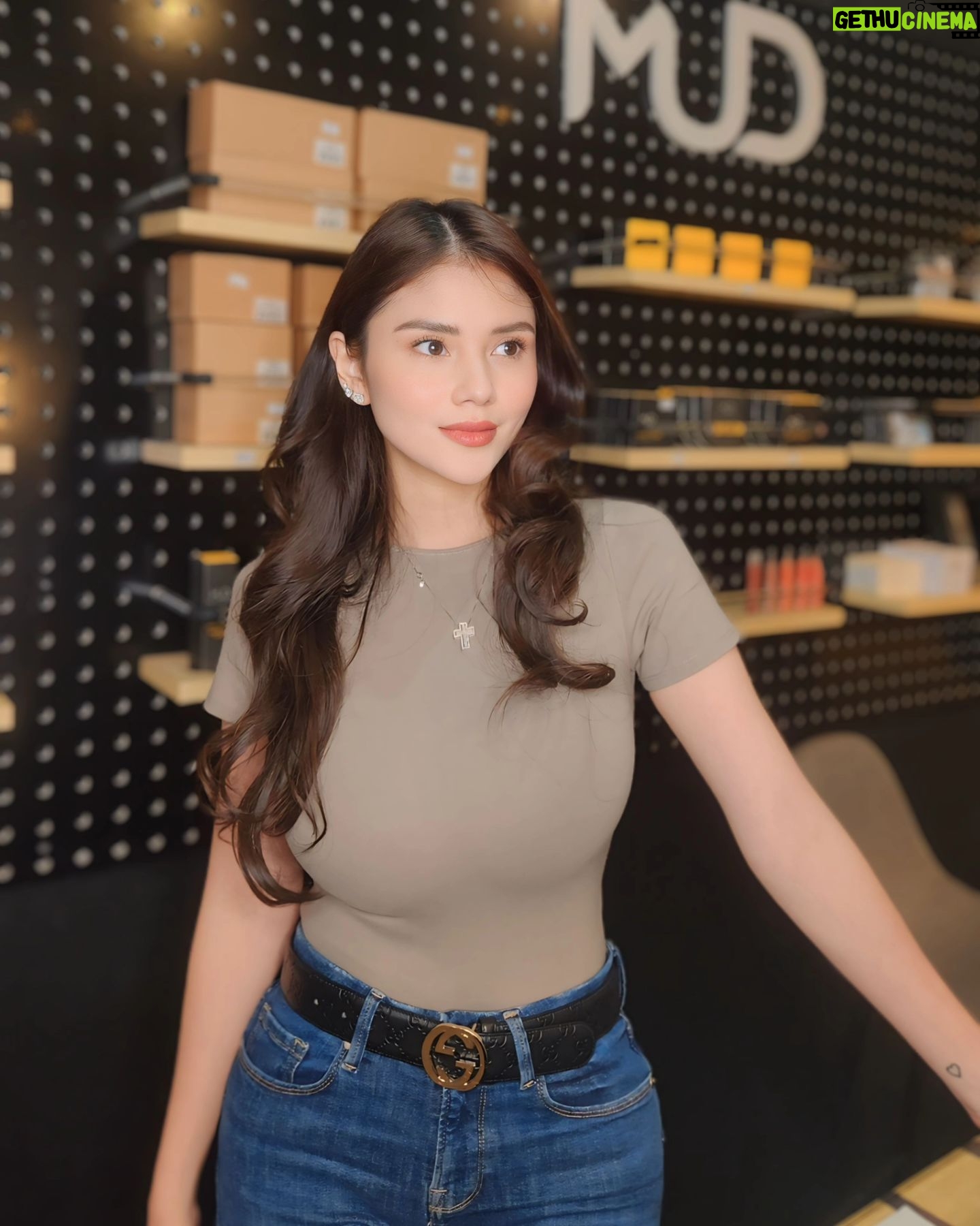 Actress Ana Jalandoni HD Instagram Photos and Wallpapers April 2024 | Gethu Cinema