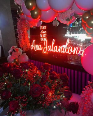 Ana Jalandoni Instagram - I want to thank you all for the warm greetings and wishes. To everyone who came and celebrated with me thank you and I love you all ❤️🎂🥂

Special thanks to @theballoonistph for the balloons and @flowersbypablo for the bouquet
