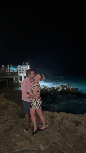 Ana Layevska Instagram - La mejor mirada sigue siendo la tuya. La que quiero tener siempre #felizaniversario @rodrimoreira #10años #happyaniversary