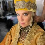 Ana Layevska Instagram - Un proyecto que espere mucho, que estuvo lleno de encanto y sacrificio al mismo tiempo,donde conocí gente increíble y un equipo maravilloso. #zorro ya está en @primevideomx y @primevideo les presento a #irinaivanova,la rusa ambiciosa de las tierras de California en el siglo 19. Disfruten de #zorro #serie #amazonprime #primevideo