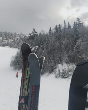 Ana Layevska Instagram - Magnífico e inolvidable!!! Amé #monttremblant y definitivamente el SKI es de los deportes más arriesgados y divertidos que hay. Gracias mi amor @rodrimoreira por animarnos a ir todos..Masha y Santi por hecharle ganas en el SKI