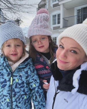 Ana Layevska Instagram - Magnífico e inolvidable!!! Amé #monttremblant y definitivamente el SKI es de los deportes más arriesgados y divertidos que hay. Gracias mi amor @rodrimoreira por animarnos a ir todos..Masha y Santi por hecharle ganas en el SKI