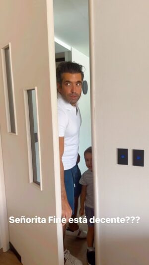 Ana Layevska Instagram - Así nuestros domingos! #reel #comedy