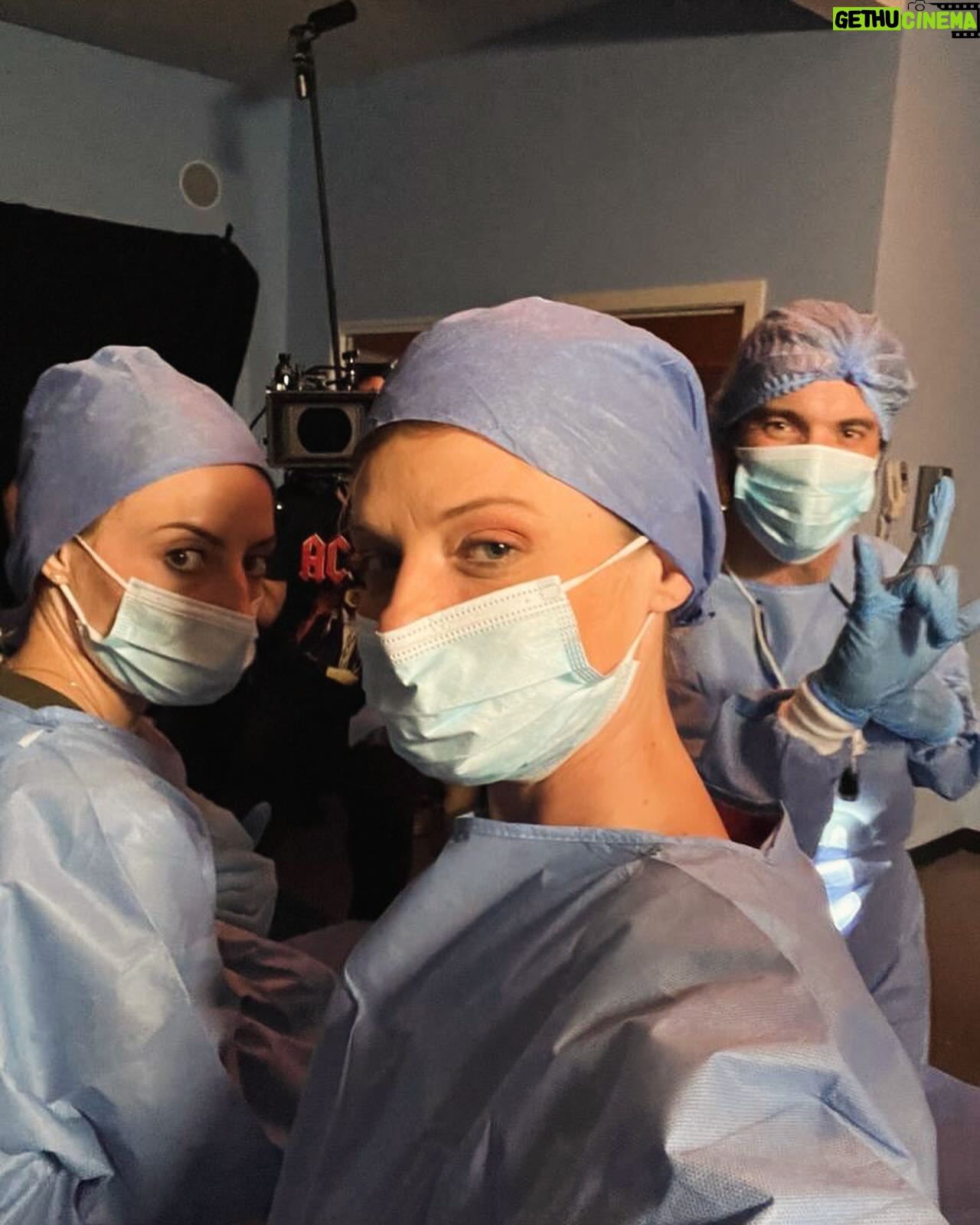 Ana Layevska Instagram - Dra Lucia fue una hermosa experiencia a nivel creativo y a nivel personal. Fue increíble trabajar con tanto talento! Y gracias infinitas por vernos todos los días!!! @aztecauno