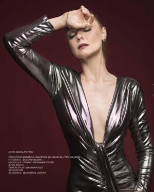 Ana Layevska Instagram - @analayevska1 es la portada de @luvan_magazine en su edición mar-abr 2024. 

Gracias @americalunaortega por el espacio. 

Foto: @oscarponcemx 
Joyería: @anniestar_jewelry 
Stylist: @karinaponzo
Makeup & airstylist: @tmc_mexico
