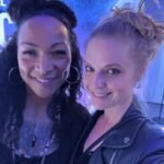 Ana Layevska Instagram - Increíble coincidencia de la vida. Tuve la oportunidad de conocer a una de las actrices que más admiro..Jodie Foster. Me han dicho toda la vida que me parezco a Jodie cuando hizo Taxi Driver. No sé.. ustedes dirán pero lo que más me da gusto es ver a @issitalopez triunfar con una serie espectacular que escribió,creo y dirigió. @issitalopez me dirigió en la película Casi Divas hace muchos años y siempre he admirado su creatividad y dedicación. Hoy es una gran fuente de inspiración para todas nosotras,porque su talento es reconocido y admirado y eso me pone muy feliz! Me da mucho gusto ver cuando los sueños se cumplen!!! Y vean #truedetective por @hbomaxla les va a encantar!!