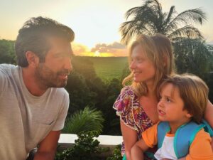 Ana Layevska Instagram - Comunicación de  3…#familia @rodrimoreira
