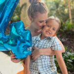 Ana Layevska Instagram – Los besos de los hijos es lo más hermoso del mundo,es un beso dirécto al corazón. #felizdiadelamadre