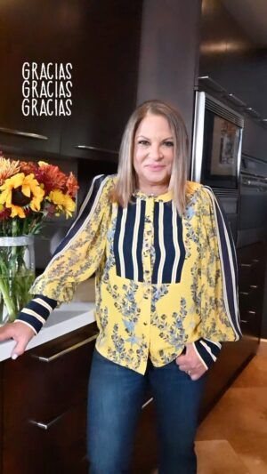 Ana María Polo Instagram - Tenemos muchas razones para dar GRACIAS ✨ Cuáles son las tuyas? Cuéntame en los comentarios. Los 🧡🍁

#HeDicho #CasoCerrado #AnaMariaPolo