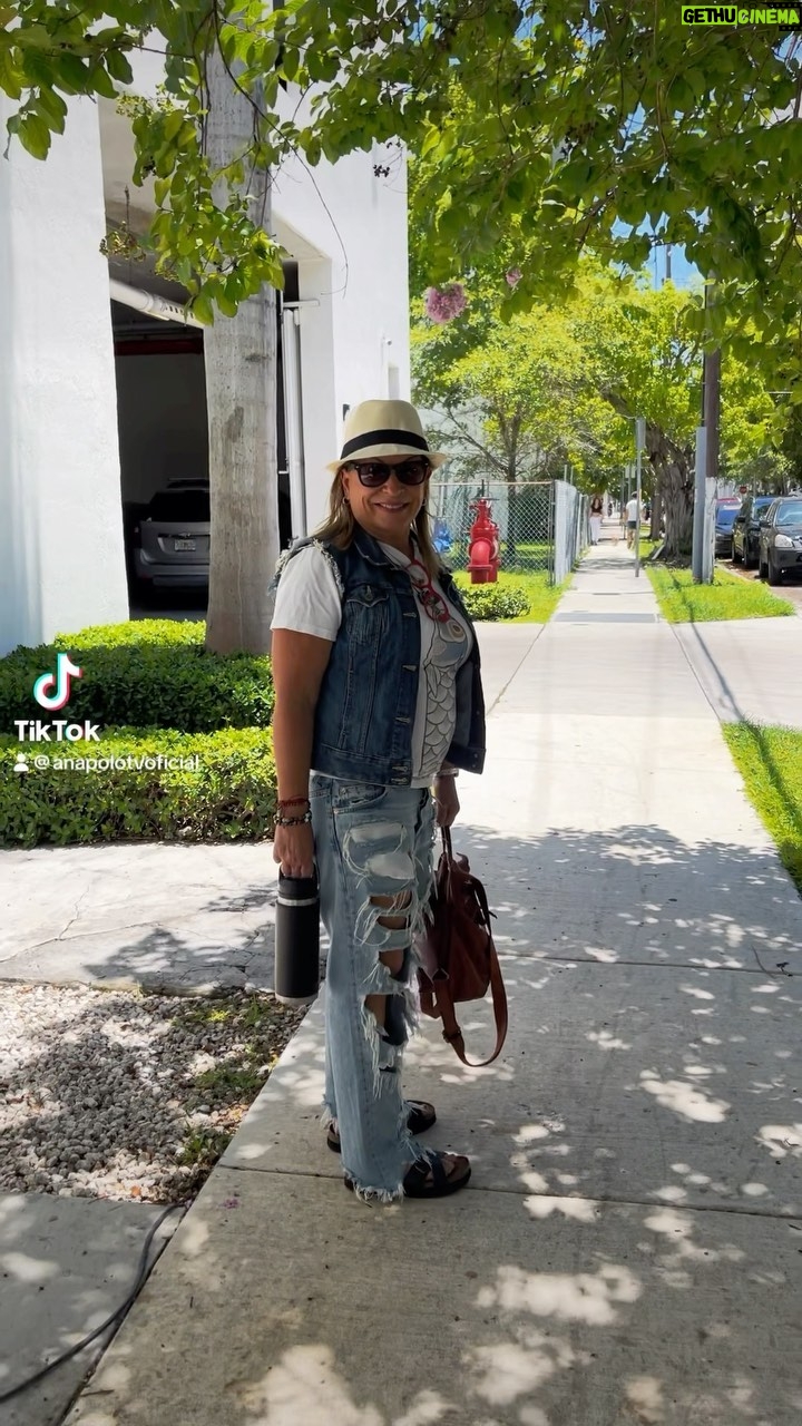 Ana María Polo - 59K Likes - ¡Buen día amigos! Yo por acá muy ocupada. ¿Ustedes en qué andan?
#LasMujeresFacturan
#HeDicho #CasoCerrado #AnaMariaPolo