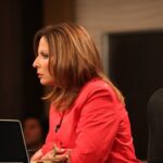 Ana María Polo Instagram - Hola, amigos… Me gustaría compartir un par de fotos que me tomé mientras realizaba un veredicto en “Caso Cerrado”. #casocerrado #drapolo #veredicto #fyp #hedicho