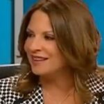 Ana María Polo Instagram - Amigos... Según este demandante, los hombres buscan una mujer que sea como el café: dulce, cálida y que no los deje dormir de noche. Mis amigos, ¿este hombre tiene razón? #casocerrado #drapolotv #cafe #relaciones #mujereshermosa