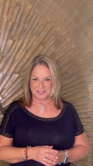 Ana María Polo Instagram - Hola amigos… ¡Feliz día! Quiero compartir con ustedes una información importante de DACA:

* ¡Las renovaciones de DACA siguen abiertas y los beneficiarios de DACA deben renovar!

* ¡El permiso adelantado conocido como “Advance parole” sigue disponible para los beneficiarios de DACA!

Si necesitan más información y de forma gratuita sigue a @informed_immigrant y visita inmigranteinformado.com 
Estar informado es la clave de todo 🫶… Comparte estos recursos con personas que tal vez les pueda ayudar. 

#DACA #INFORMEDIMMIGRANTE #inmigranteinformado #inmigrante #latino #Familia #EstadosUnidos #USA