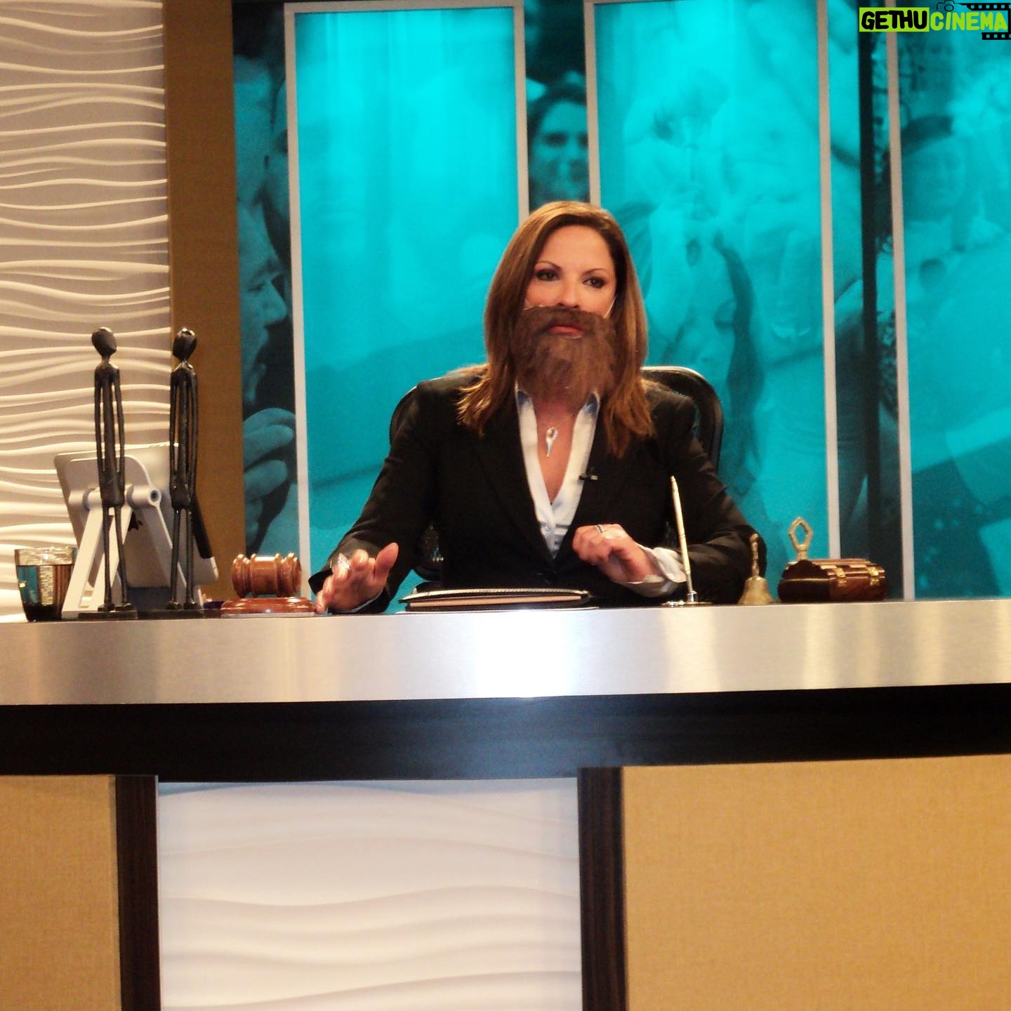 Ana María Polo - 31.8K Likes - Hoy es jueves de #TBT 📸 ¿Les gusta cómo me queda la barba? 😜😂
#HeDicho #CasoCerrado #AnaMariaPolo