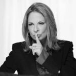 Ana María Polo Instagram - ¿Qué tal mis amigos? Yo acá leyendo un artículo que me pareció interesante. Según un estudio, todos guardamos un promedio de 13 secretos en la vida y 5 de ellos nunca compartiremos con nadie ya que pensamos que se trata de algo mal visto por la sociedad. Ummm 🤔¿Me cuentan alguno? #HeDicho #CasoCerrado #AnaMariaPolo