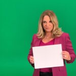Ana María Polo Instagram - Feliz lunes mis amigos! Aquí vamos comenzando la semana. Aprovecha y píntala cómo quieras así como este papel en blanco 📝🎨 #HeDicho #CasoCerrado #AnaMariaPolo