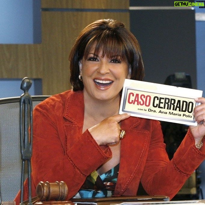 Ana María Polo - 68.3K Likes - Hola amigos…hoy me gustaría compartir con todos ustedes esta foto que fue tomada cuando “Caso Cerrado” llevaba 10 años al aire.
#casocerrado #recuerdos #drapolo #anecdotas #historias