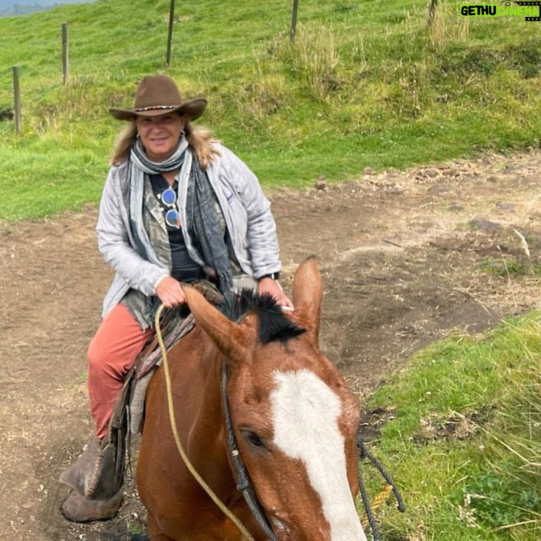 Ana María Polo - 35.3K Likes - Los que me conocen saben que me gusta mucho usar sombreros y tengo una colección. ¿Les que parece que me lucen?
#nationalhatday
#HeDicho #CasoCerrado #AnaMariaPolo