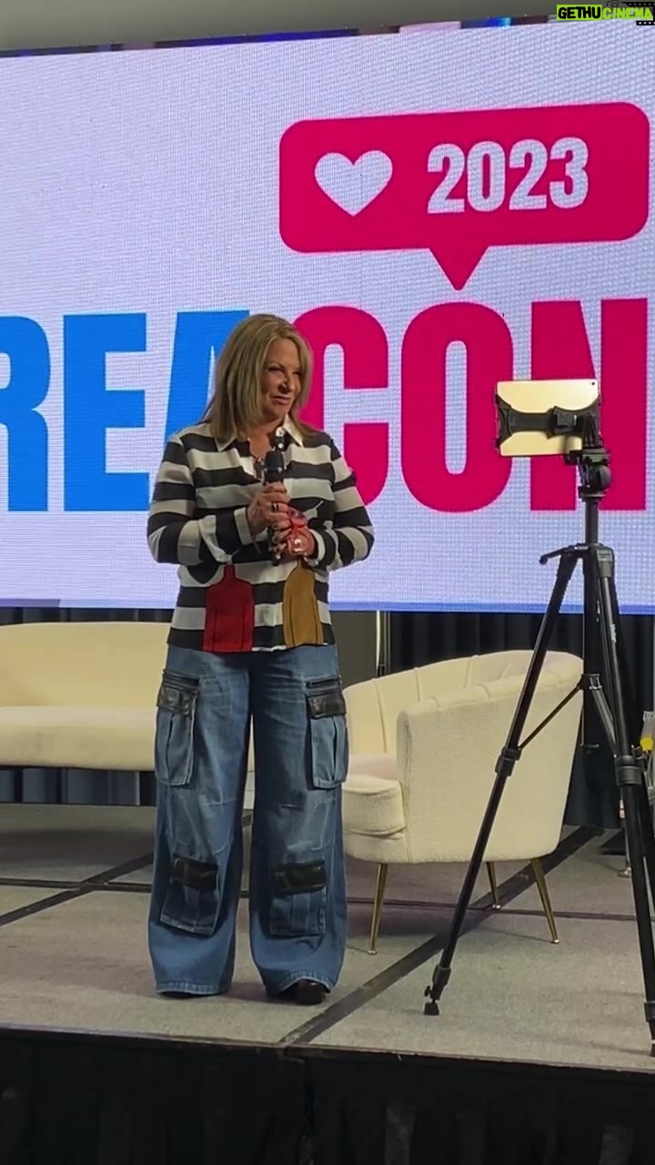 Ana María Polo Instagram - Hola amigos! Les comparto mi charla de hoy en @creaconusa “El Arte de Contar Una y Mil Historias que Emocionan”. Espero que los inspire a contar sus propias historias. Gracias por el apoyo que me brindan en las redes a diario. #HeDicho #CasoCerrado #AnaMariaPolo