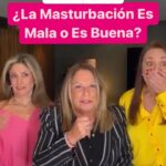 Ana María Polo Instagram - Mira el video completo y cuéntanos tu que opinas de lo que hablamos con @doctoraklarasenior y @tu_ginecologa ¿Te atreverías a usar la manta o el triorgasmic? Recuerda que una sexualidad plena es beneficiosa para la salud y que es importante que cuides @tusaludintima Visita ya la página web de 👉🏼 www.tusaludintima.con 👈🏼 para que aproveches la promoción del día de las madres que está ¡fabulosa! Y recuerda seguir a mis doctoras @doctoraklarasenior y @tu_ginecologa que tienen información súper valiosa para cuidar @tusaludintima y sexual.