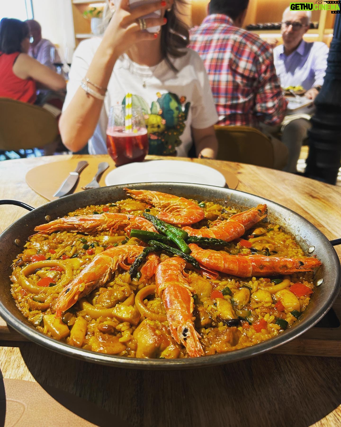 Ana María Polo Instagram - @brisketrestaurante ha sido mi restaurante favorito en Madrid, hoy @tonazas nos deleitó con una paella increíble! Gracias por tanto 🫶🏻 #LaMejorPaella