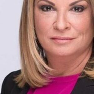 Ana María Polo Instagram - Hola mis amigos... En este caso, observamos a una madrastra en estado de shock al no saber lo que estaba sucediendo con la hija de su esposo.

#familia #casocerrado #drapolo
#hedicho #madrasta #hijastras