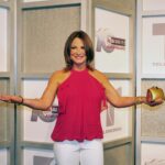 Ana María Polo Instagram - ¡Saludos amigos! Para seguir celebrando mis 20 años en la TV hispana voy a estar compartiendo mis fotos favoritas y recordando tantos momentos. Esto fue cuando celebramos 10 años al aire con #casocerrado ¿Qué les parece si publican ustedes también su foto favorita y me etiquetan para verla? Saludos y bendiciones para todos ✨ #HeDicho #AnaMariaPolo20Años #AnaMariaPolo
