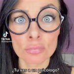 Ana María Polo Instagram - ¡Hola amigos! ¡Feliz comienzo de mes! ¿Por cierto, a quien más le han diagnosticado falta de dinero? Me divierto mucho viendo lo creativos que pueden ser con los vídeos. Recuerden que yo también tengo cuenta de TikTok y me pueden seguir en @AnaMariaPoloTVOficial ¡Saludos y feliz febrero para todos! #HeDicho #CasoCerrado #AnaMariaPolo