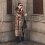 Ana Milán Instagram - “LA PREGUNTA NO ES QUIÉN ME LO VA A PERMITIR, SINO QUIÉN VA A DETENERME”. Esta frase la escribió AYN RAND pero me hubiera gustado escribirla a mí… Vamos, es viernes. Bailemos.