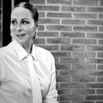 Ana Milán Instagram - Hacia la felicidad hay que correr con frenesí. Bailar con ganas. Besar largo. Abrazar despacio. Comer con hambre. Y en otro orden de cosas: Alguien podría decirme cuánto queda para la primavera?