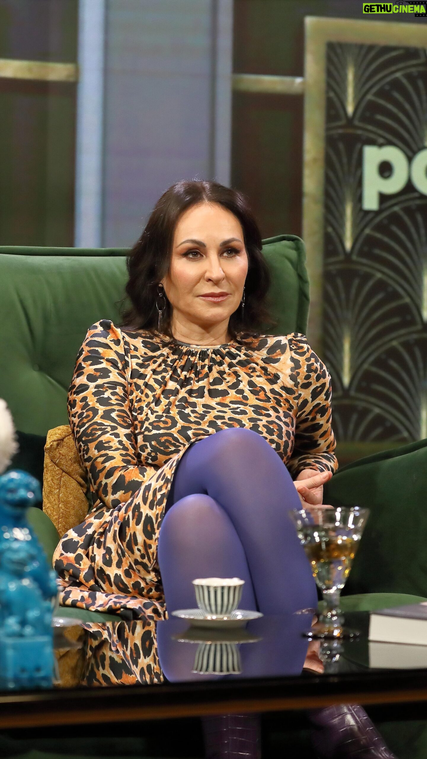 Ana Milán - 56.5K Likes - Mi parte favorita de este momento es cuando Sebastián entiende lo que estoy diciendo. En el segundo 35. Lloro.
Seguimos con la Vida y Tal. Con vuestras movidas y las nuestras. Porque todos hemos sido camiseta antes de ser refugio…
🤍
@sebastiangab @podimo_es