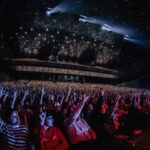 Ana Morgade Instagram - Barcelona, nos habéis dado dos sesiones que no olvidaremos jamás. De esas que hacen esta reunión de antiguos alumnos algo tan especial. Nos llevamos vuestras 6.000 sonrisas con nosotros todo lo que queda de gira. ¿Cómo os lo agradecemos? Esperamos que hayáis disfrutado tanto como nosotros. 🧠💞 🏆 Ganadoras de las entradas dobles para el WiZink Center sorteadas en Barcelona: @nhm87 y @carlotaespin. ¡Enhorabuena! 🎉 📸 @eyesssence
