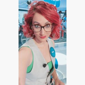 Ana Morgade Instagram - Hoy voy con las gafas buenas a @pasapalabra !!! Aquí me tenéis en movimiento, en foto, en blanco y negro y en japomanga! Desliza si no me crees. No te miento, titi.
