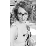 Ana Morgade Instagram – Hoy voy con las gafas buenas a @pasapalabra !!! Aquí me tenéis en movimiento, en foto, en blanco y negro y en japomanga! Desliza si no me crees. No te miento, titi.