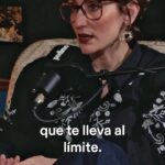 Ana Morgade Instagram - Por desgracia, la respuesta a las primeras muestras de desequilibrio de Juana en la corte de Flandes fue la violencia. ¿Qué podía salir mal? No te pierdas la historia de Juana I de Castilla contada por @mariajoserubio junto a @ana_morgade_oficial en el penúltimo episodio de #GenteMuerta de la temporada. ¡Exclusivo en @podimo_es !