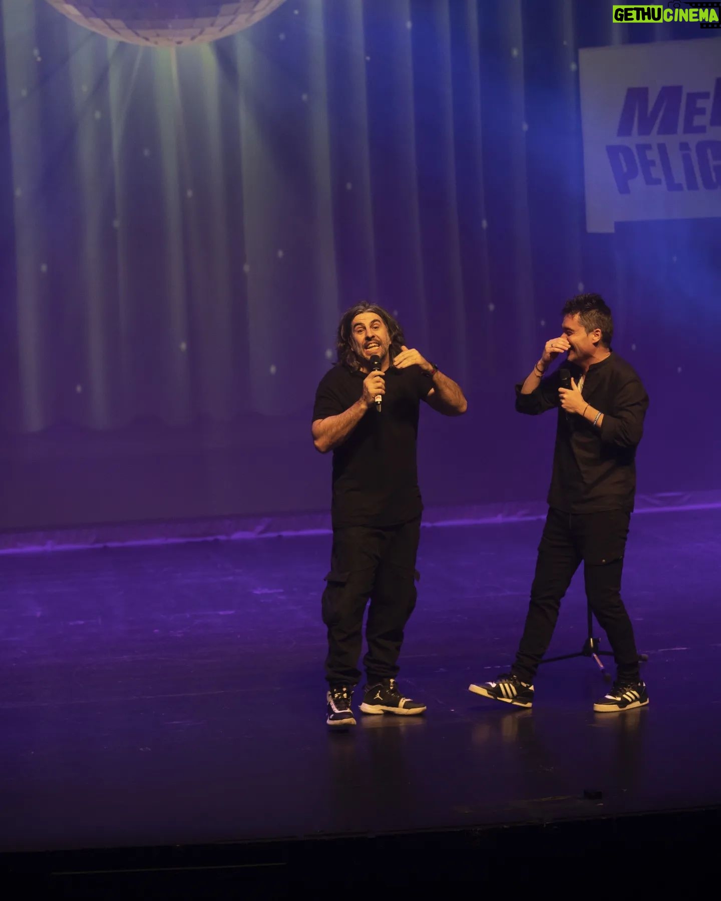Ana Morgade Instagram - Fue una cita un tanto... Accidentada. Pero no quita lo bien que lo pasamos. Doblete en Santander con entradas agotadas con Ana Morgade, Álex Clavero, Eva Hache y J.J. Vaquero. Cuatro Mentes Peligrosas con mucho que compartir. ¿Os gustó la lección? 📚 🔜 Bilbao, Vigo, Burgos, Barcelona... ¡Nos vemos MUY pronto! 🧠 #MentesPeligrosas