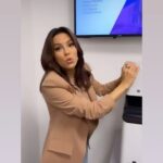 Ana Navarro Instagram - @poderistas has begun a series of national conversations and listening tour with, among and for Latinas as we head into the elections. The point is to learn and hear from Latinas about what issues most matter to them -what are their priorities as they make their electoral choices. Power-houses, @evalongoria & @elsamariecollins came to Miami to launch this effort and participate in this first conversation, hosted by @marianaatencio.