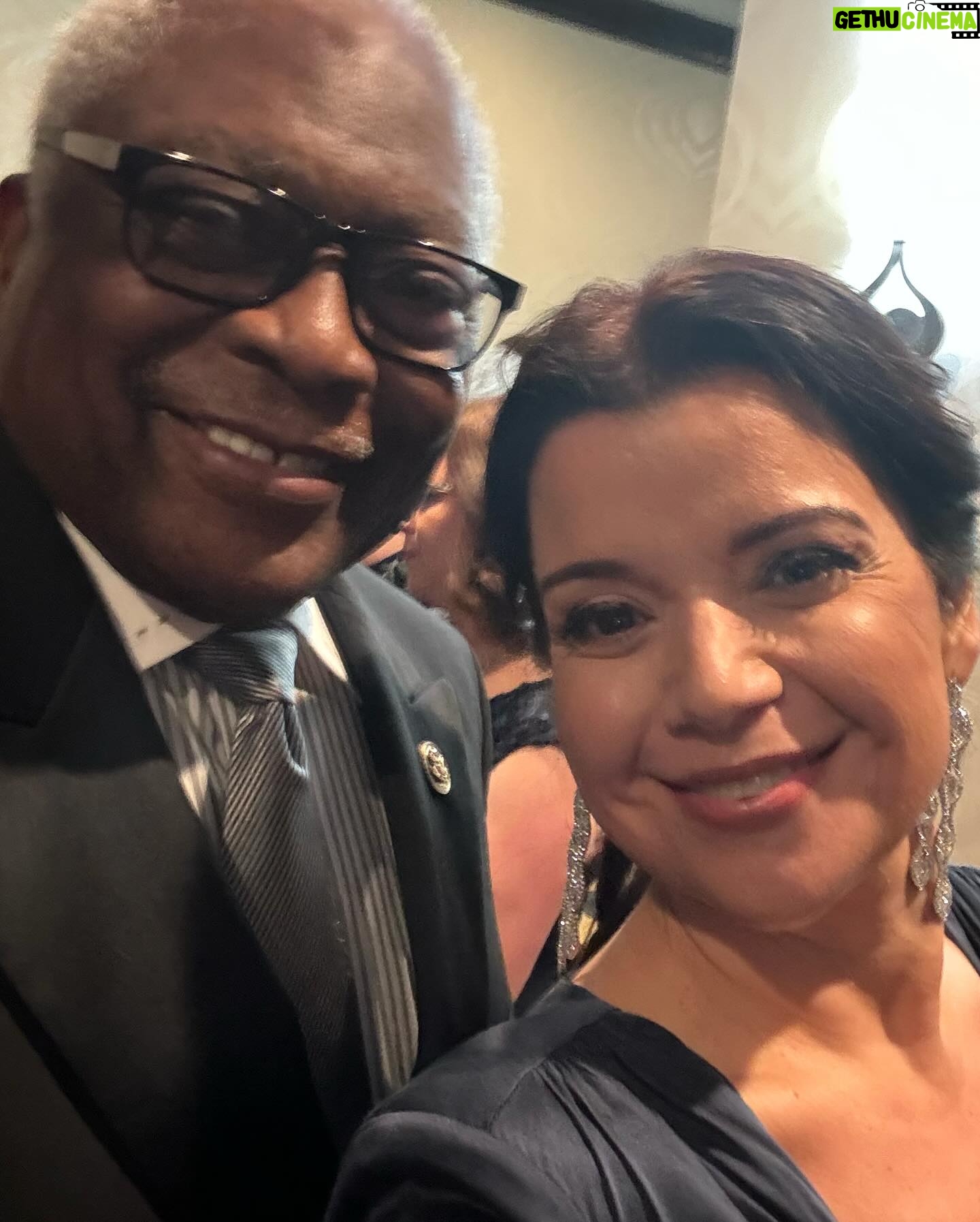 Ana Navarro Instagram - Had the best time at #whitehousecorrespondentsdinner. Got to see so many old friends and meet some new folks. I was sitting with @hiroyukisanadapr & @repjayapal and we had wonderful conversations about everything from politics, to heritage, food and sake. I met Wonder Woman! The first female Super Hero I can remember. How I wish I had a golden lasso we could tie around politicians so they’d say the truth. @potus & @colinjost did a good job, though it felt tamer than other years. But anything that gets Trump rage-tweeting in the middle of the night, is very good, in my book. This night is not about the clothes or the parties or celebrities. It about defending the free press and recognizing good journalists, while raising funds for journalism scholarships. I partied waaaay too much and too late. It’s taken me a full 24 hours to recover. Dress: @cinqasept Earrings: @jennifermillerjewelry Shoes: @louboutinworld Bag: @csiriano