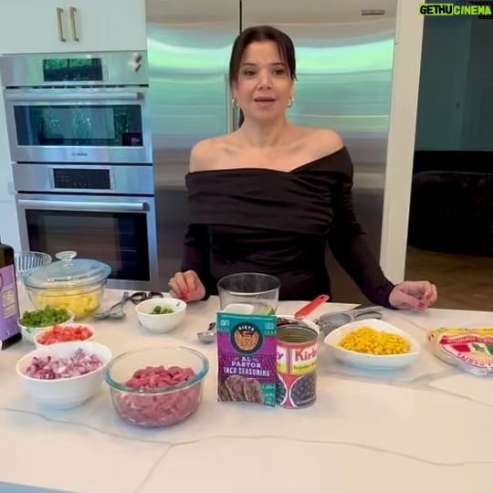 Ana Navarro Instagram - Taco Friday at our house, courtesy of @sietefoods & @evalongoria. Easy-peasy, quick and taste really good. Tacos Al Pastor: - @sietefoods Al Pastor taco seasoning - 1 lb cubed pork loin (I’m sure you can substitute in tofu or fish or whatever, if you don’t eat pork 🤦🏻♀️) - diced jalapeño pepper 🌶️ - cubed fresh pineapple🍍 - 2 tbs olive oil - fresh chopped cilantro