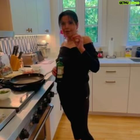 Ana Navarro Instagram - Taco Friday at our house, courtesy of @sietefoods & @evalongoria. Easy-peasy, quick and taste really good. Tacos Al Pastor: - @sietefoods Al Pastor taco seasoning - 1 lb cubed pork loin (I’m sure you can substitute in tofu or fish or whatever, if you don’t eat pork 🤦🏻♀️) - diced jalapeño pepper 🌶️ - cubed fresh pineapple🍍 - 2 tbs olive oil - fresh chopped cilantro