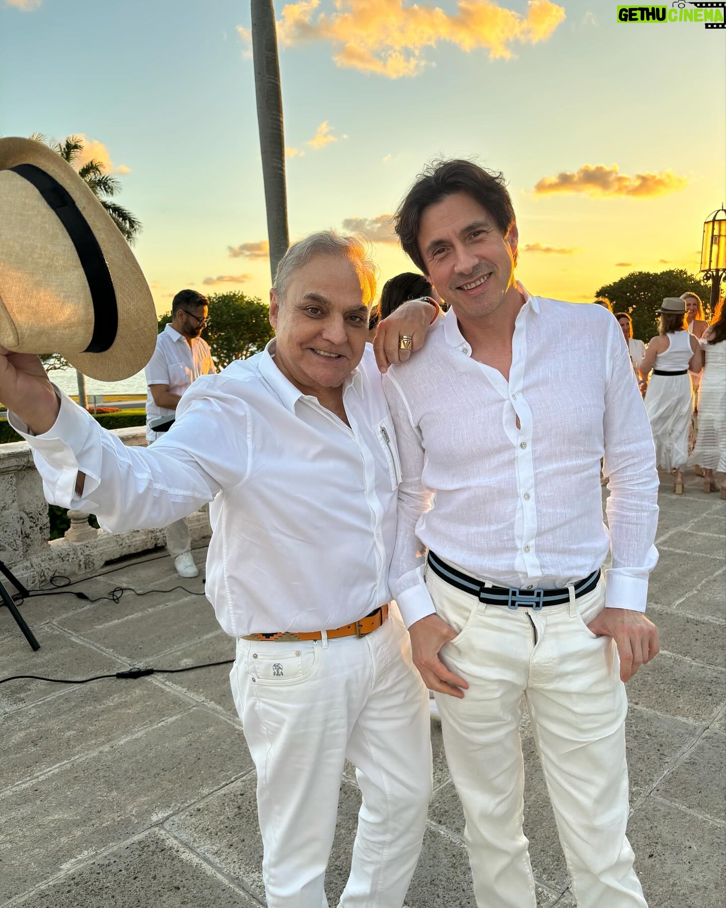 Ana Navarro Instagram - Only thing better than a day in Miami, is a night in Miami. Tonight was #HavanaNight themed party and got to share it with some of my favorite people.