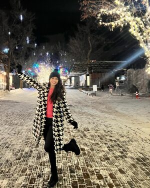 Ana Patricia Gámez Instagram - Y por fin cae nieve en #Aspen ❄️✨🥰 Cena en familia ♥️