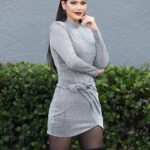 Ana Patricia Gámez Instagram - Hoy soy una chica mala 🍷 …Pero mala de la memoria porque todo se me olvida 🤣 Los esperamos en @EnamorandonosUsa ♥️ 💎 www.Beashion.com 📸 @Juanito_visual_ 💄 @BbellaByMillie