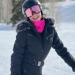 Ana Patricia Gámez Instagram – Día 2 ⛷️ logré bajar una pista azul sin caerme pero me duelen mucho las piernas 🤣 descubrí que mi miedo es a las alturas y a la velocidad 😓 Giulietta hizo sus primeros brincos 😅 Gael pasó a nivel 2 en la escuela y Luis pues que les digo, parece Pro 🤭 
#Aspen ❄️ #Snowmass 🎿