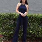 Ana Patricia Gámez Instagram - Denim denim 👖 una de mis piezas favoritas en mis looks de @EnamorandonosUsa 😍 este jumpsuit está disponible en Pre- Orden en www.Beashion.com 📸 @Juanito_visual_ ✨ @BeashionBoutique