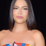 Ana Patricia Gámez Instagram - Lunes en @EnamorandonosUsa 🤍💚🧡❤️🩷 👗 www.Beashion.com 💋 @BbellaByMillie
